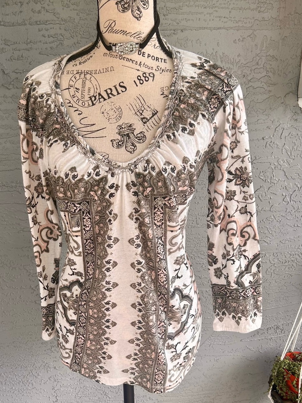 Rodeo Cowgirl Festival Lucky Brand Cream Paisley-Print V-Neck Long Sleeve Top